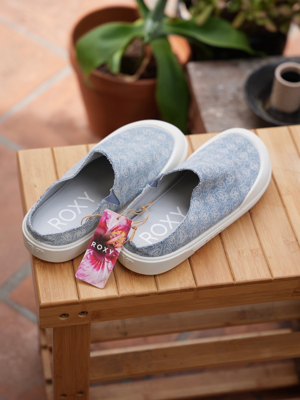 Roxy NWT Paisley Slip-On Sneakers in Light Blue and White